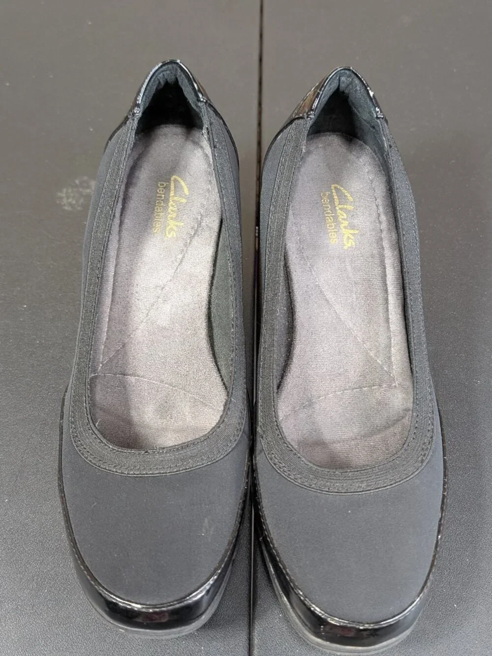 Clarks Bendables Black Wedge Pumps with Patent Trim Style 67116 Size 8M
